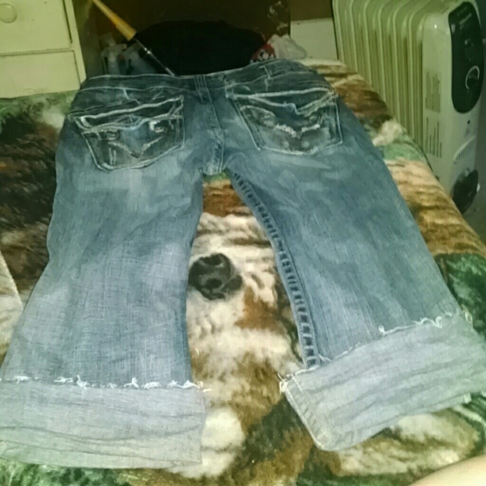 Capri styled Cut Off Jeans - Picture 6 of 7